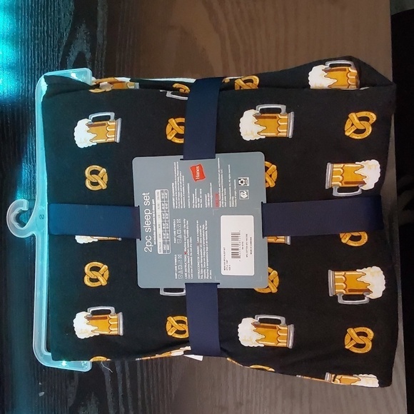 Men's Beer & Pretzel Food Print Pajama 2pc Set | Hanes | Small - Picture 3 of 10